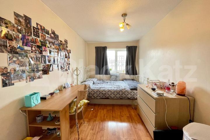 Mid-Century house prime SE1 location  Rothsay Street , London Bridge